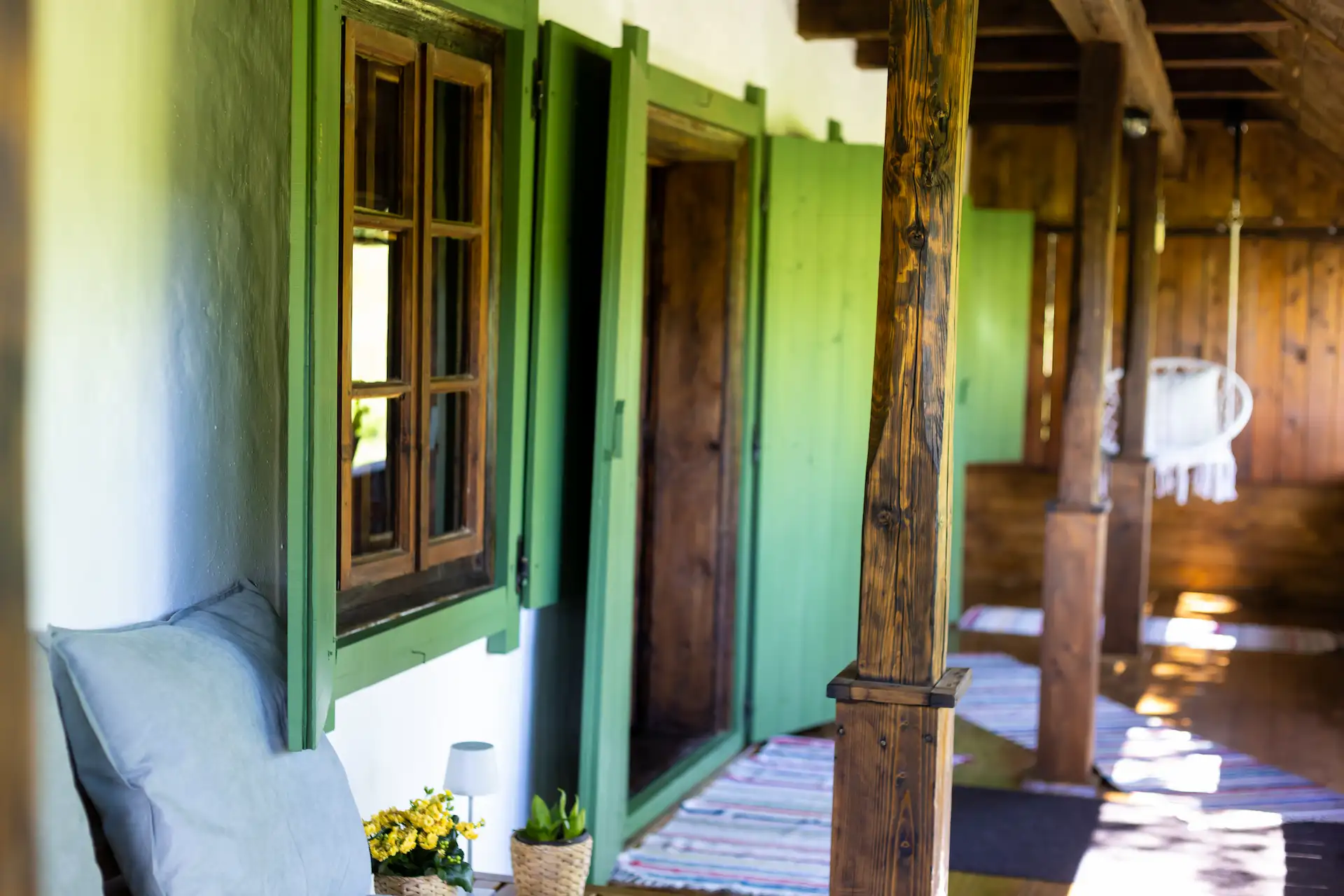 Traditional House Garden